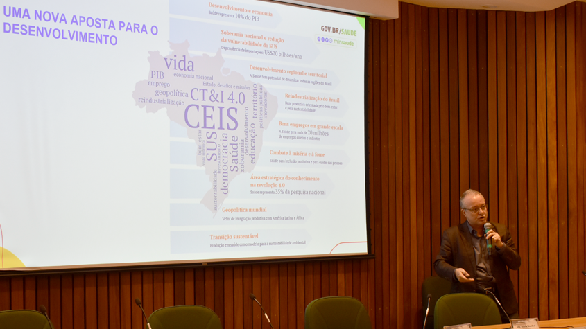 Carlos Gadelha apresenta conceitos e perspectivas do Complexo Econômico – Industrial da Saúde na Aula Inaugural de Farmanguinhos