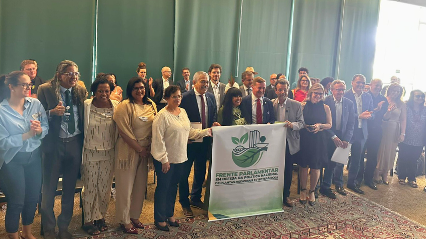 Fiocruz participa do lançamento da Frente Parlamentar em Defesa da Política Nacional de Plantas Medicinais e Fitoterápicos